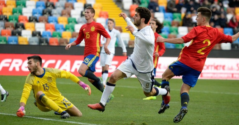 Alex Zalaya, titular con la selección española sub-19 frente a Italia
